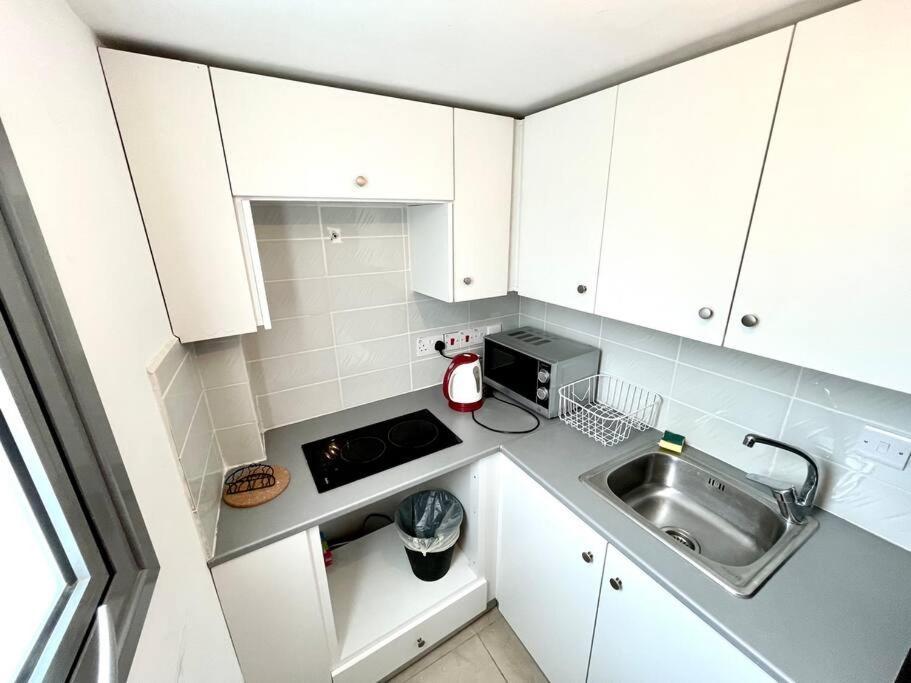 Demetra 1 Bdr Down Town Nicosia By Platform 357 Apartment Exterior foto
